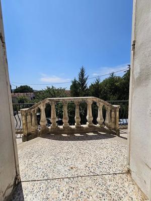 Maison - 152 m² - 9 pièces