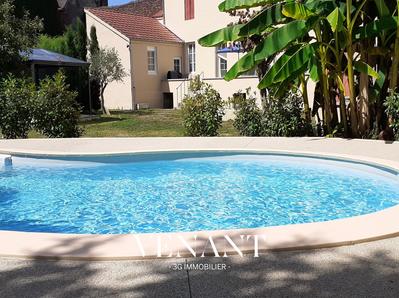 Villa - 238 m² - 14 pièces