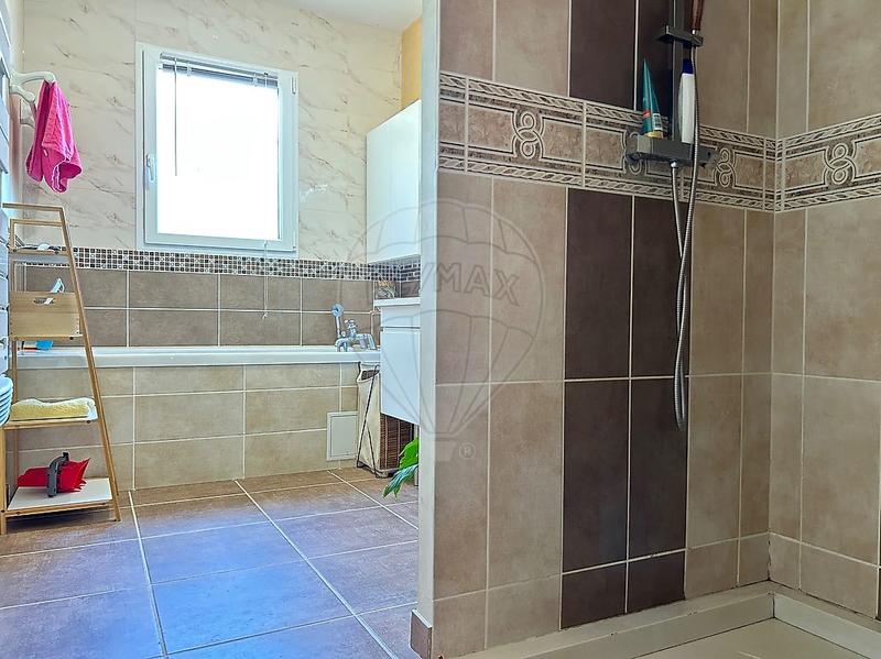 Maison - 193 m² - 6 pièces