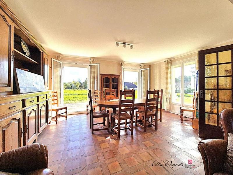 Maison - 182 m² - 8 pièces