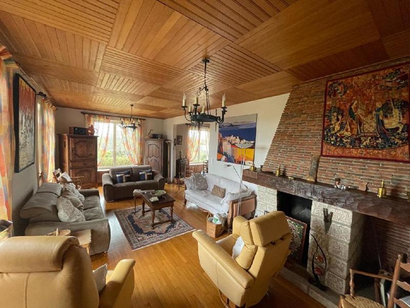 Maison - 205 m² - 8 pièces