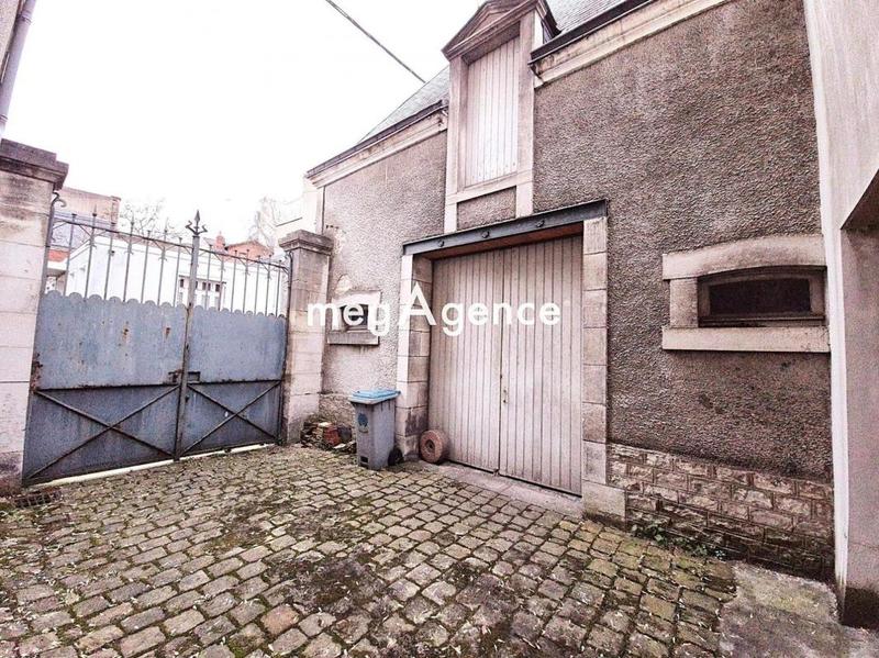 Maison - 210 m² - 7 pièces