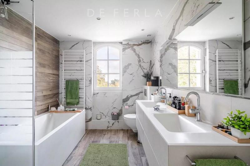 Villa - 370 m² - 8 pièces