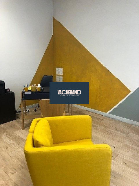 Local d'activités - 213 m²