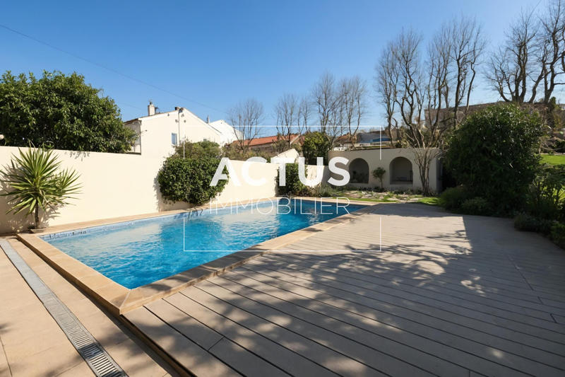 Maison - 200 m² - 7 pièces