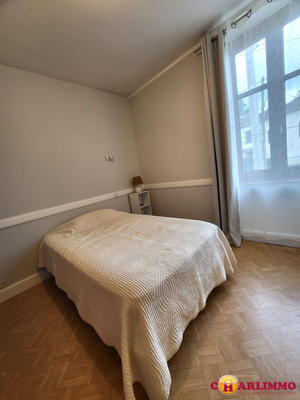 Maison traditionnelle - 182 m² - 8 pièces