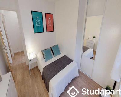 Chambre - 70 m² - 1 pièce