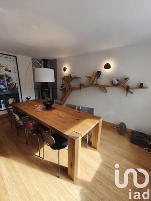 Maison - 180 m² - 10 pièces