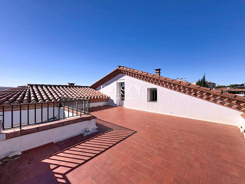 Villa - 220 m² - 5 pièces