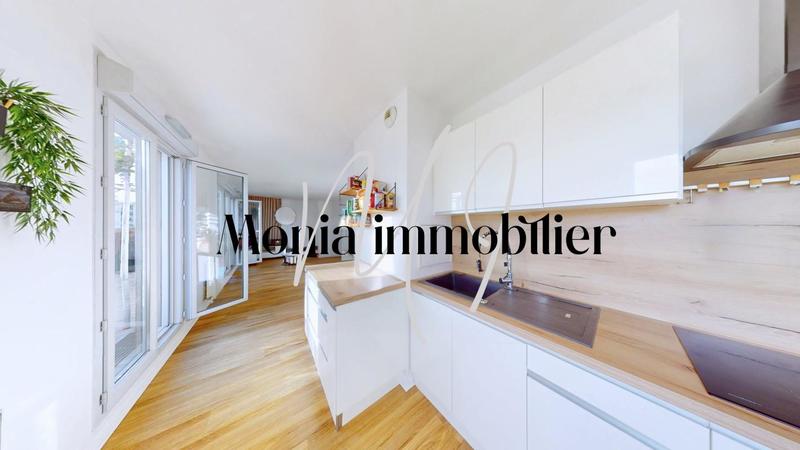 Appartement - 93 m² - 4 pièces