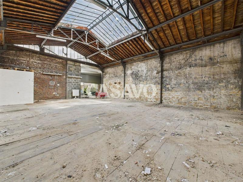 Local commercial - 683 m²