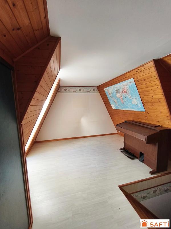 Maison - 95 m² - 5 pièces