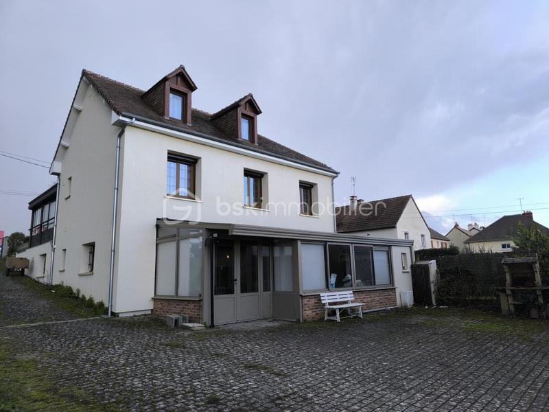 Maison - 218 m² - 10 pièces
