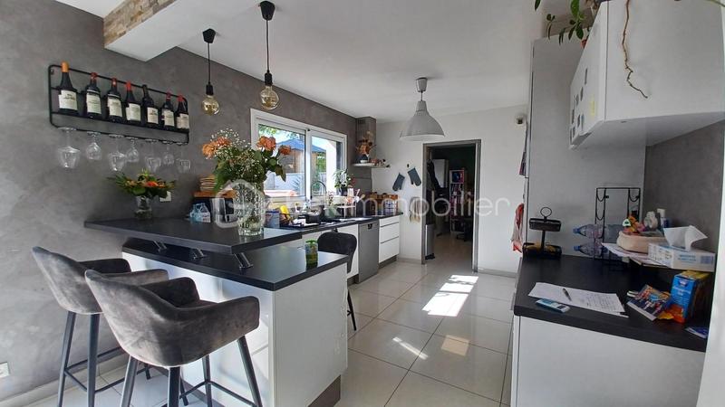 Maison traditionnelle - 150 m² - 9 pièces