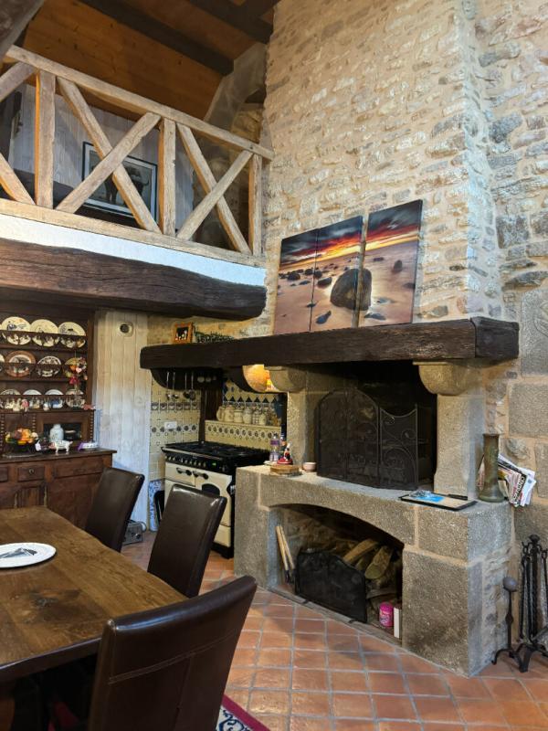 Propriété - 205 m² - 6 pièces