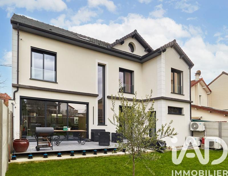 Maison - 160 m² - 6 pièces