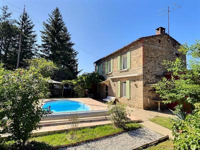 Maison - 99 m² - 5 pièces