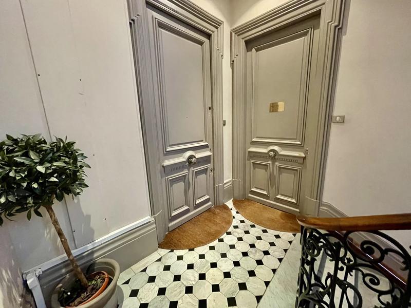 Appartement - 172 m² - 6 pièces