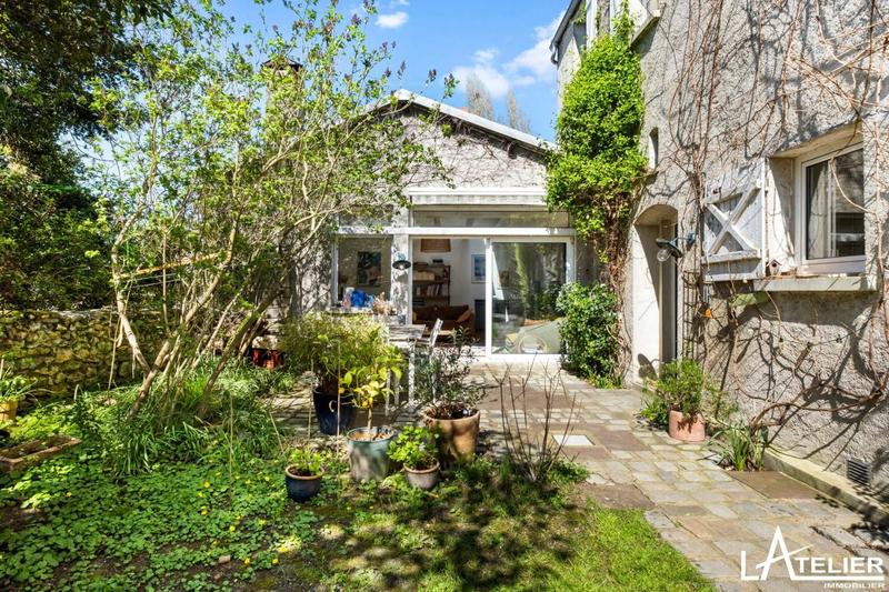 Maison - 258 m² - 10 pièces