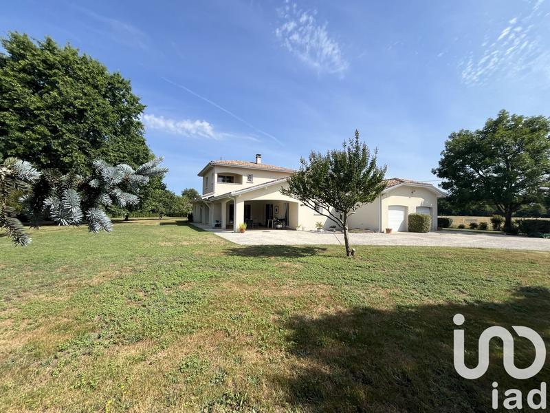 Maison - 221 m² - 6 pièces