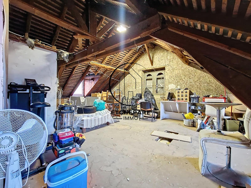 Maison - 218 m² - 7 pièces