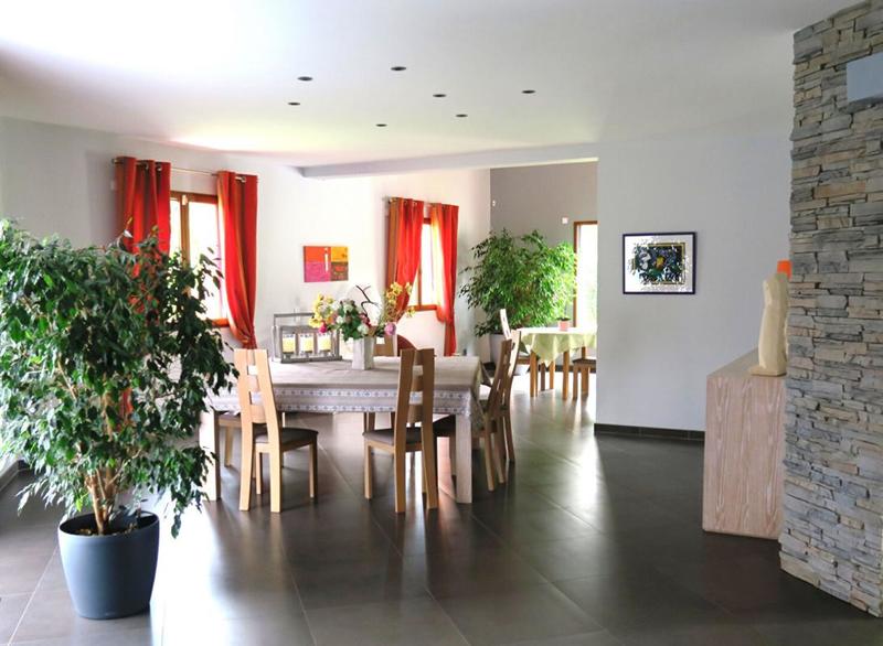 Maison - 349 m² - 9 pièces