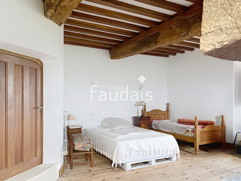 Maison - 280 m² - 10 pièces