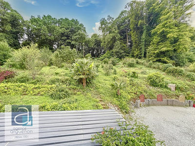 Maison - 202 m² - 7 pièces