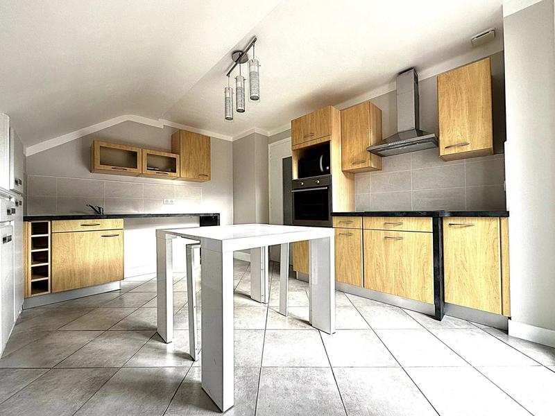 Appartement - 76 m² - 5 pièces