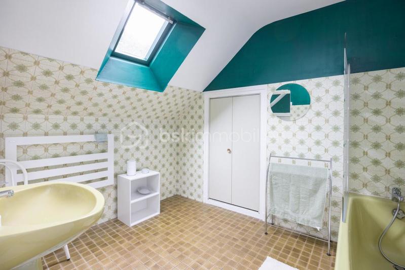 Maison en pierre - 215 m² - 11 pièces