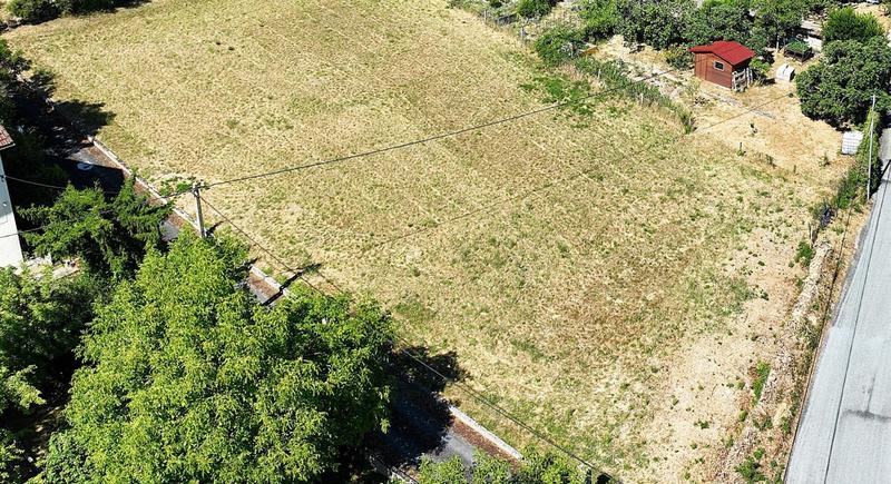 Terrain constructible - 1 523 m²