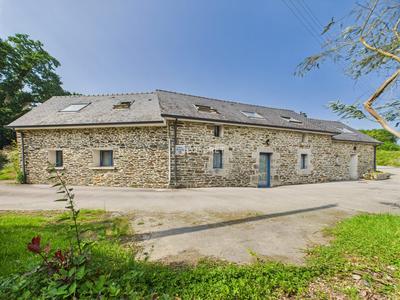 Maison - 342 m² - 12 pièces