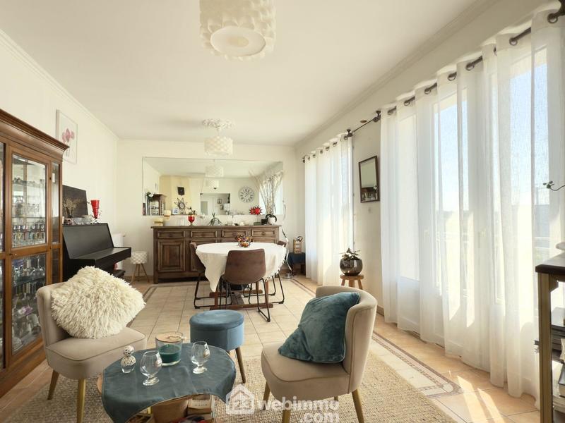 Maison - 214 m² - 7 pièces