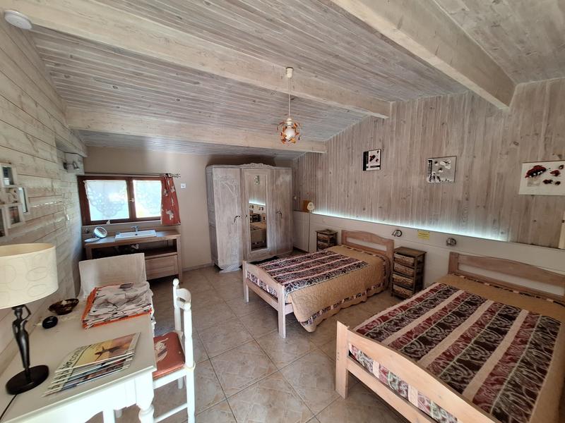 Maison - 425 m² - 11 pièces