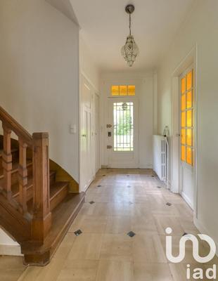 Maison - 250 m² - 10 pièces