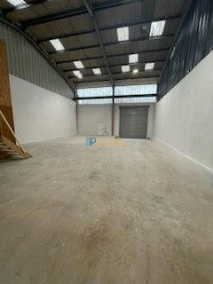 Entrepôt - 220 m²