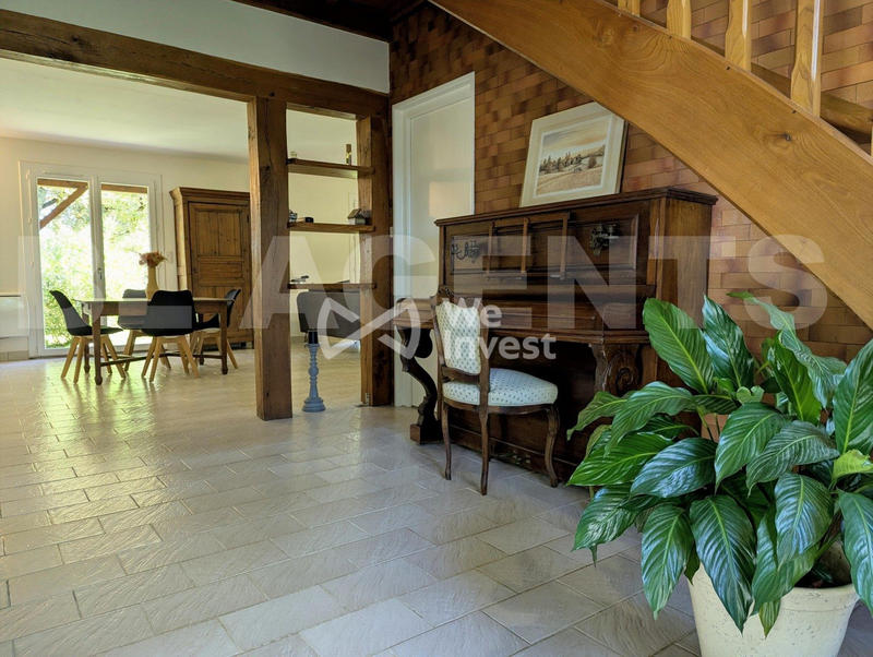 Maison - 180 m² - 5 pièces