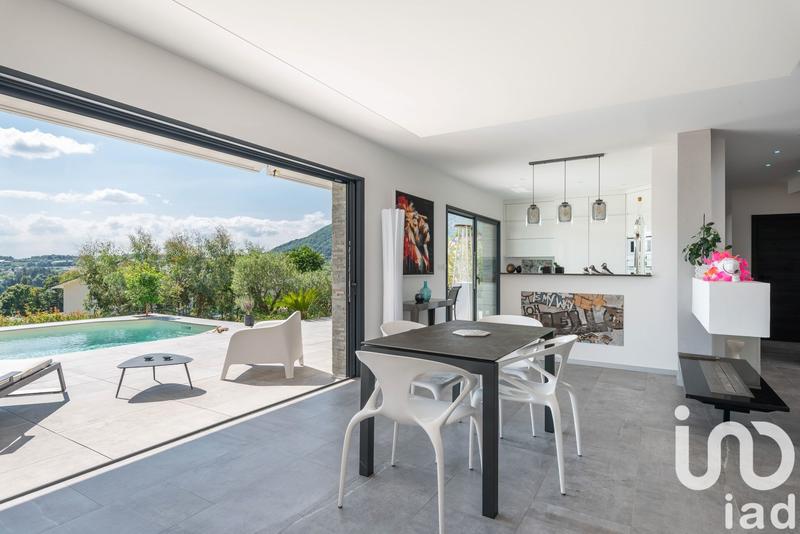 Maison de maîtres - 128 m² - 6 pièces