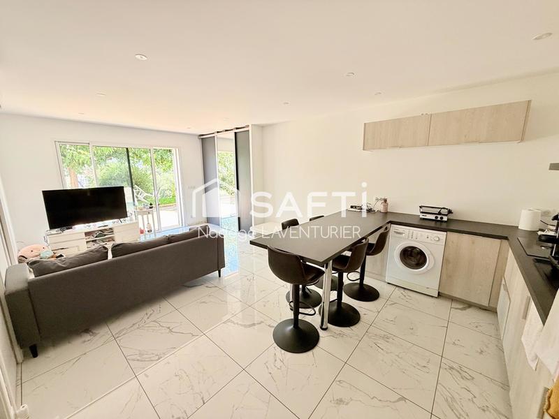 Maison - 238 m² - 9 pièces