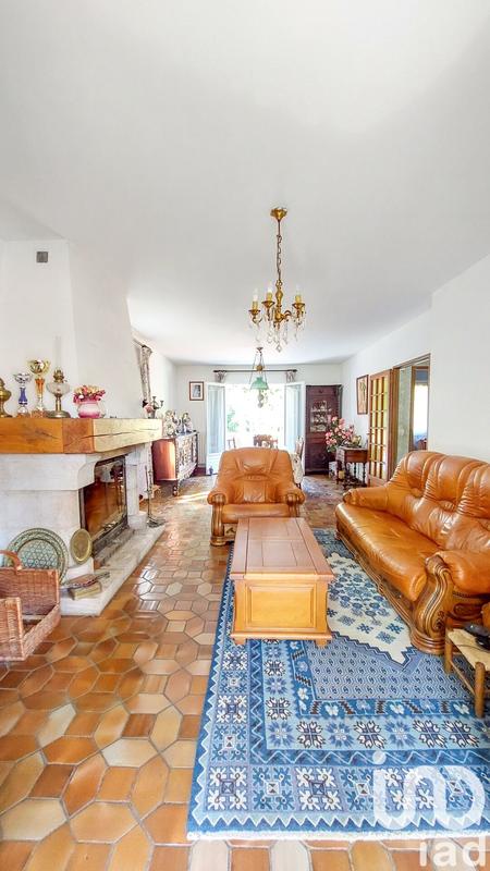 Maison - 215 m² - 8 pièces