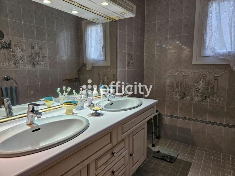 Maison - 89 m² - 5 pièces