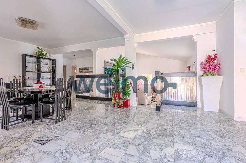 Villa - 530 m² - 10 pièces