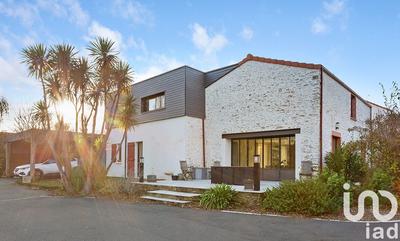 Maison - 324 m² - 10 pièces