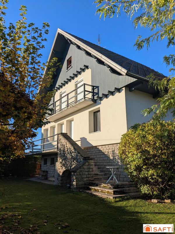 Maison - 196 m² - 7 pièces