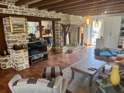 Maison - 205 m² - 6 pièces