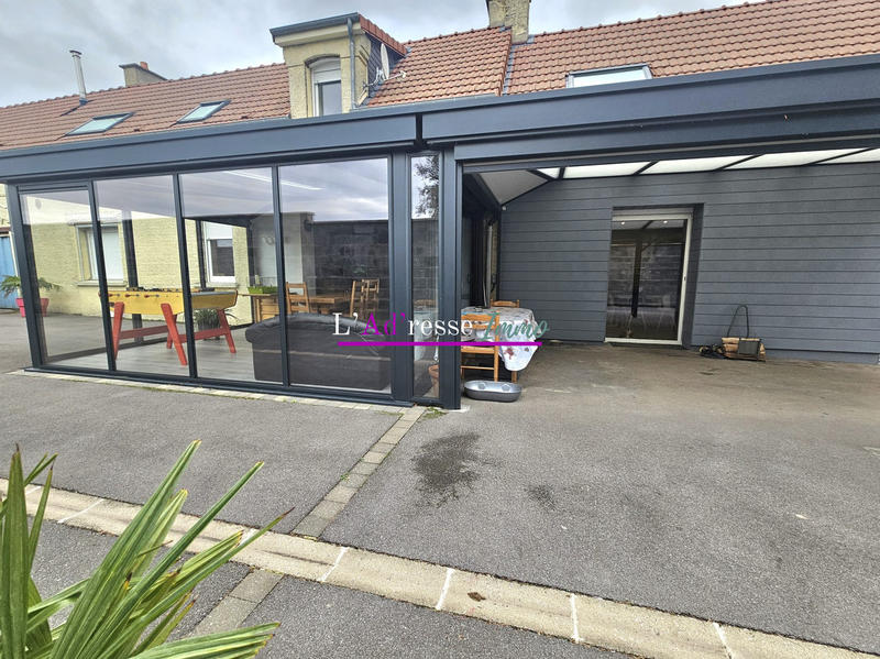 Maison traditionnelle - 194 m² - 9 pièces