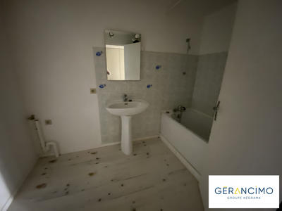 Appartement - 90 m² - 3 pièces