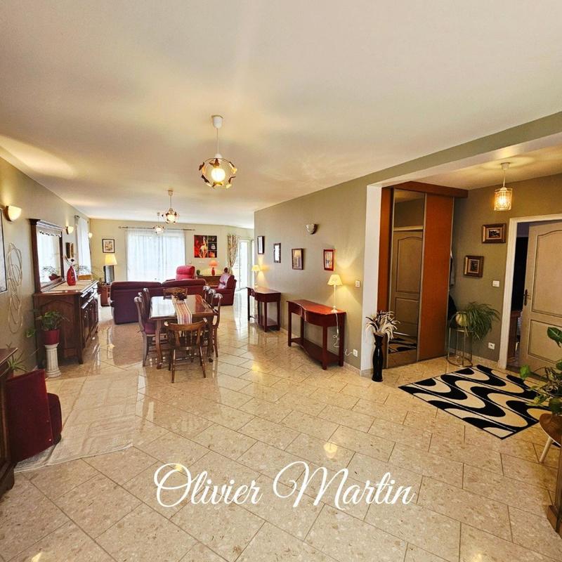 Maison - 258 m² - 11 pièces