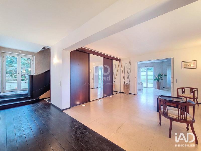 Maison - 600 m² - 14 pièces