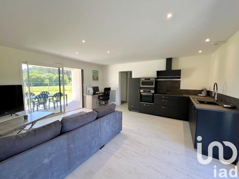 Maison - 201 m² - 8 pièces